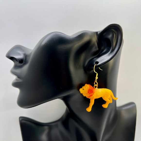 Lion Earrings - Animal Earrings - Zoo Earrings - Teacher Earrings - Picture 9 of 9
